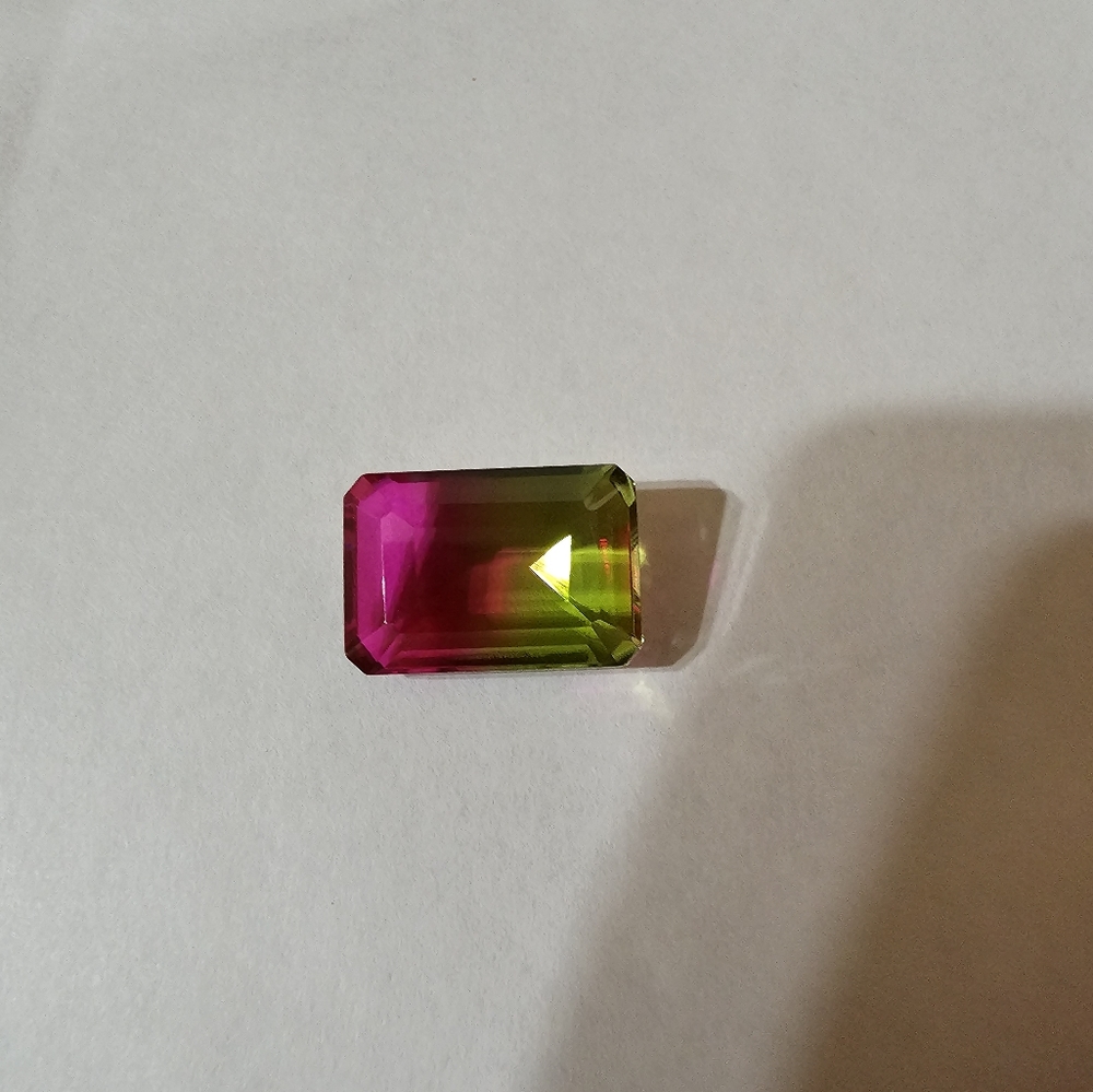 Colorful Watermelon Quartz Gemstone 14 Carats - Picture 1 of 3